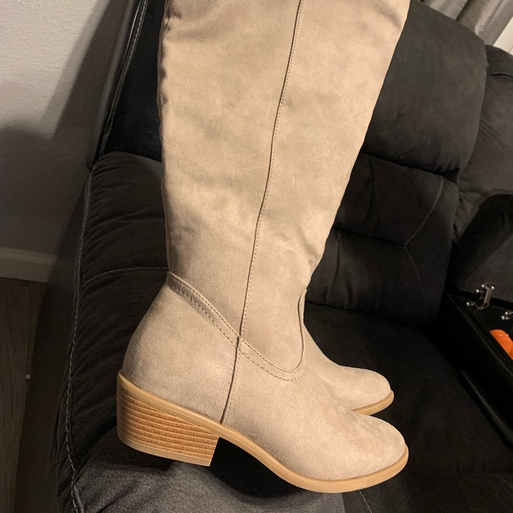 Maurices Wide Calf boots